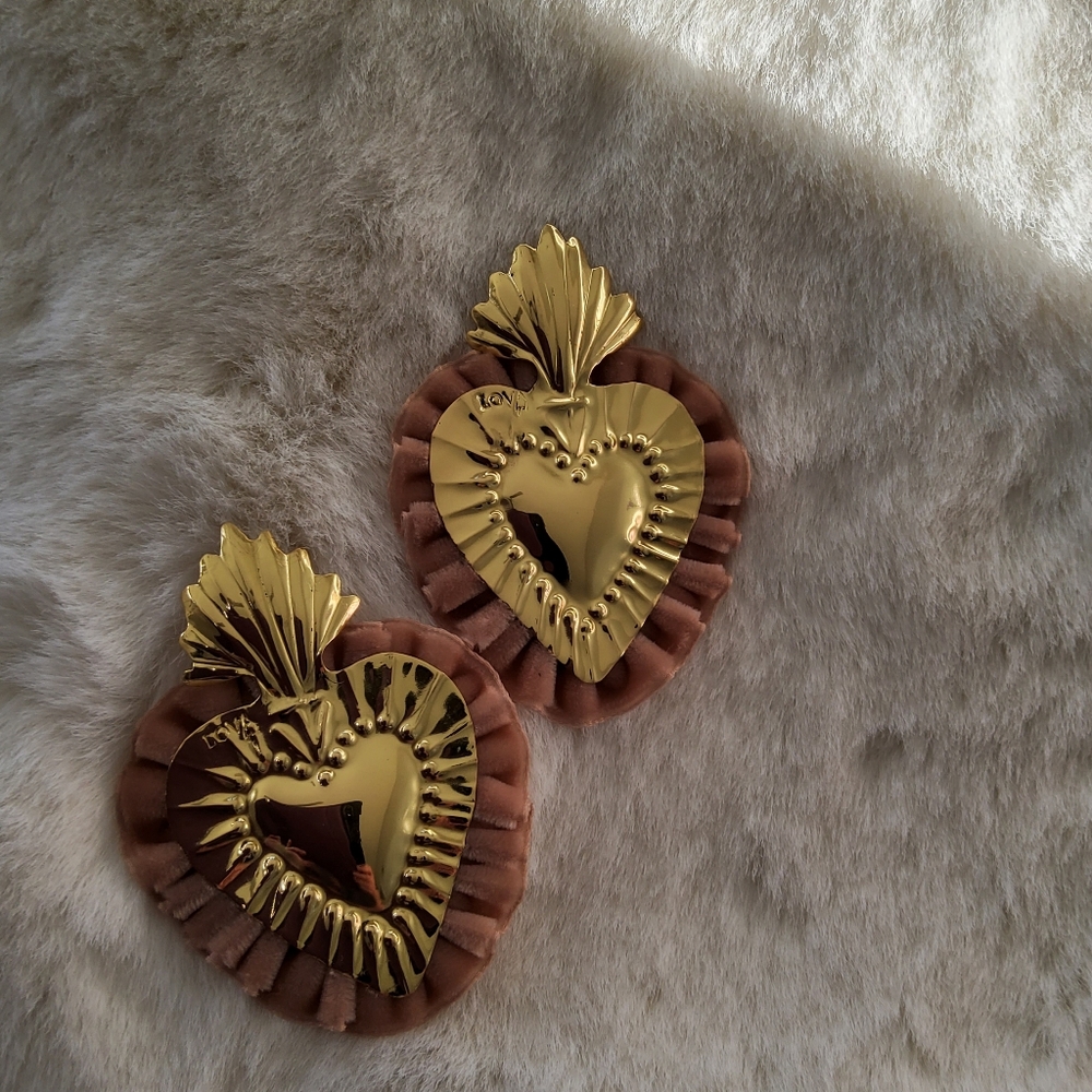 LoveShackFancy Heart Earings - Picture 3 of 13